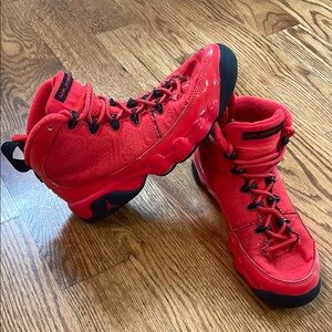 Boy’s Air Jordan 9 Chile Red Sneakers/Basketball Shoes. Size 4.5Y.